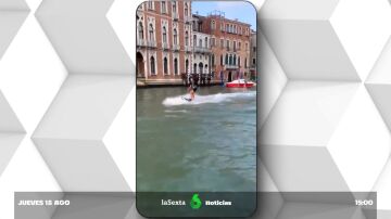 El alcalde de Venecia promete una cena a quien localice a los "idiotas" que hicieron esquí acuático en los canales