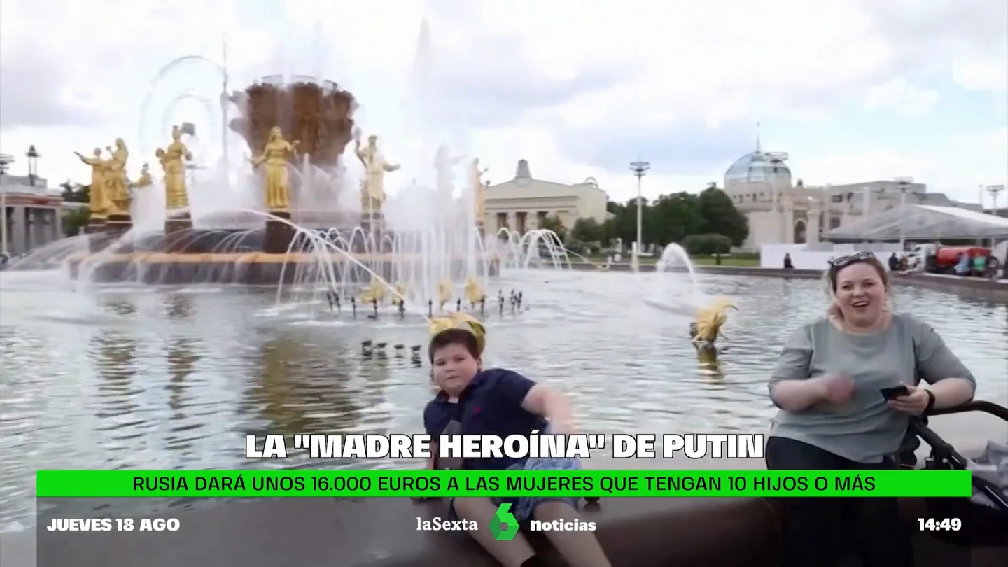 Putin retoma la política soviética de la 'Madre Modelo': un millón de rublos a quienes tengan diez hijos Putin retoma la política soviética de la 'Madre Modelo': un millón de rublos a quienes tengan diez hijos