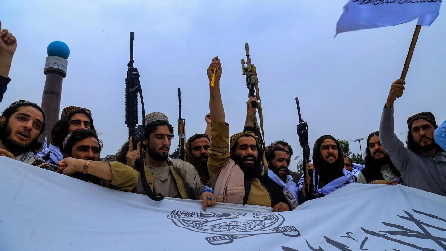 Mueren 21 personas y otras 33 resultan heridas en un atentado suicida en Kabul Mueren 21 personas y otras 33 resultan heridas en un atentado suicida en Kabul