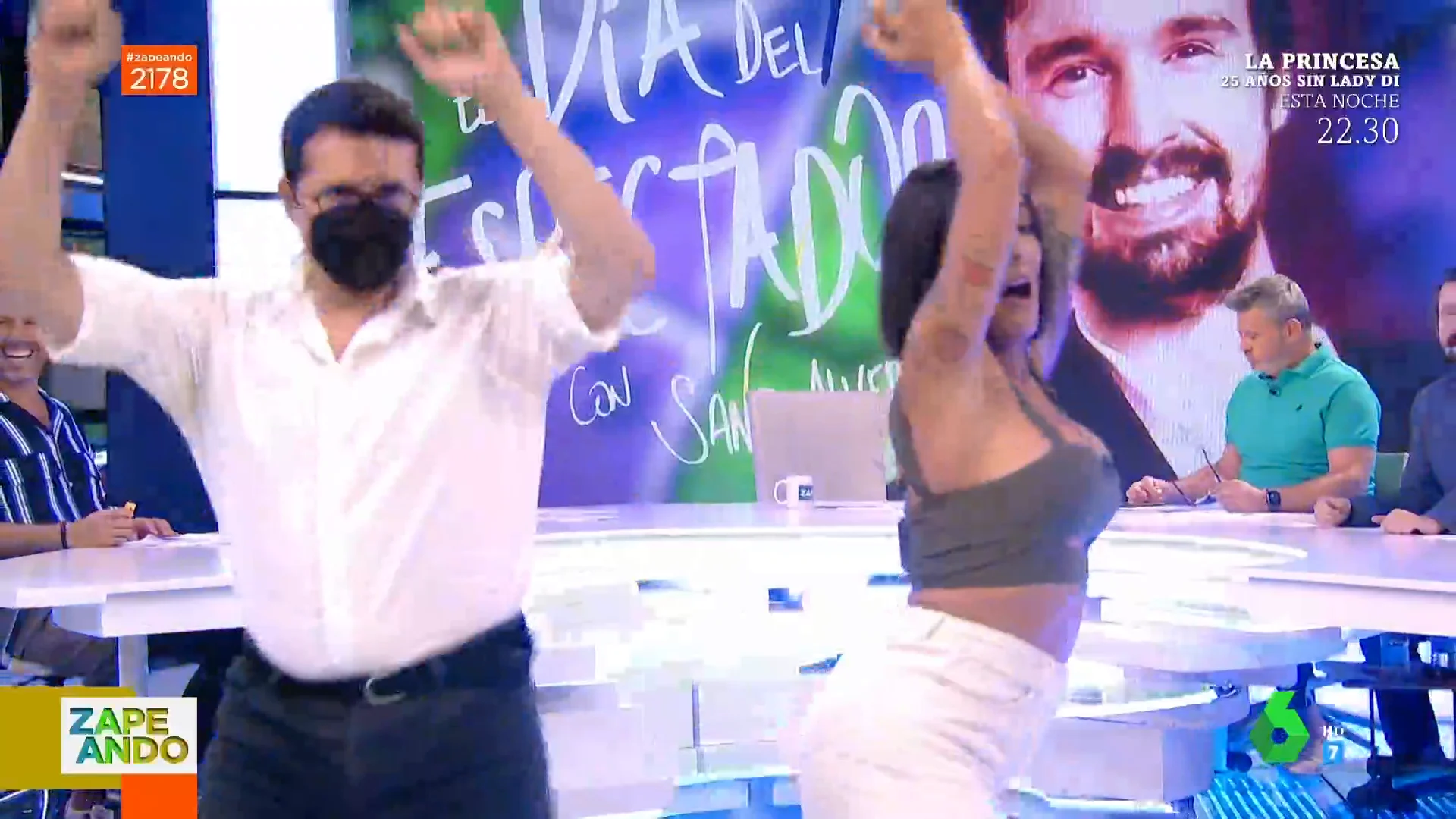 Momentazo en Zapeando: Lorena Castell saca a bailar a un chico del público para darlo todo en plató