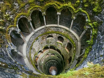 Pozo Iniciático de la Quinta do Regaleira de Sintra Pozo Iniciático de la Quinta do Regaleira de Sintra