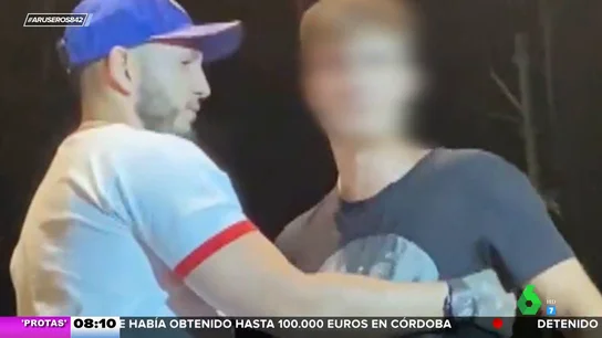 Omar Montes detiene su concierto tras un intento de agresión con un mechero Omar Montes detiene su concierto tras un intento de agresión con un mechero