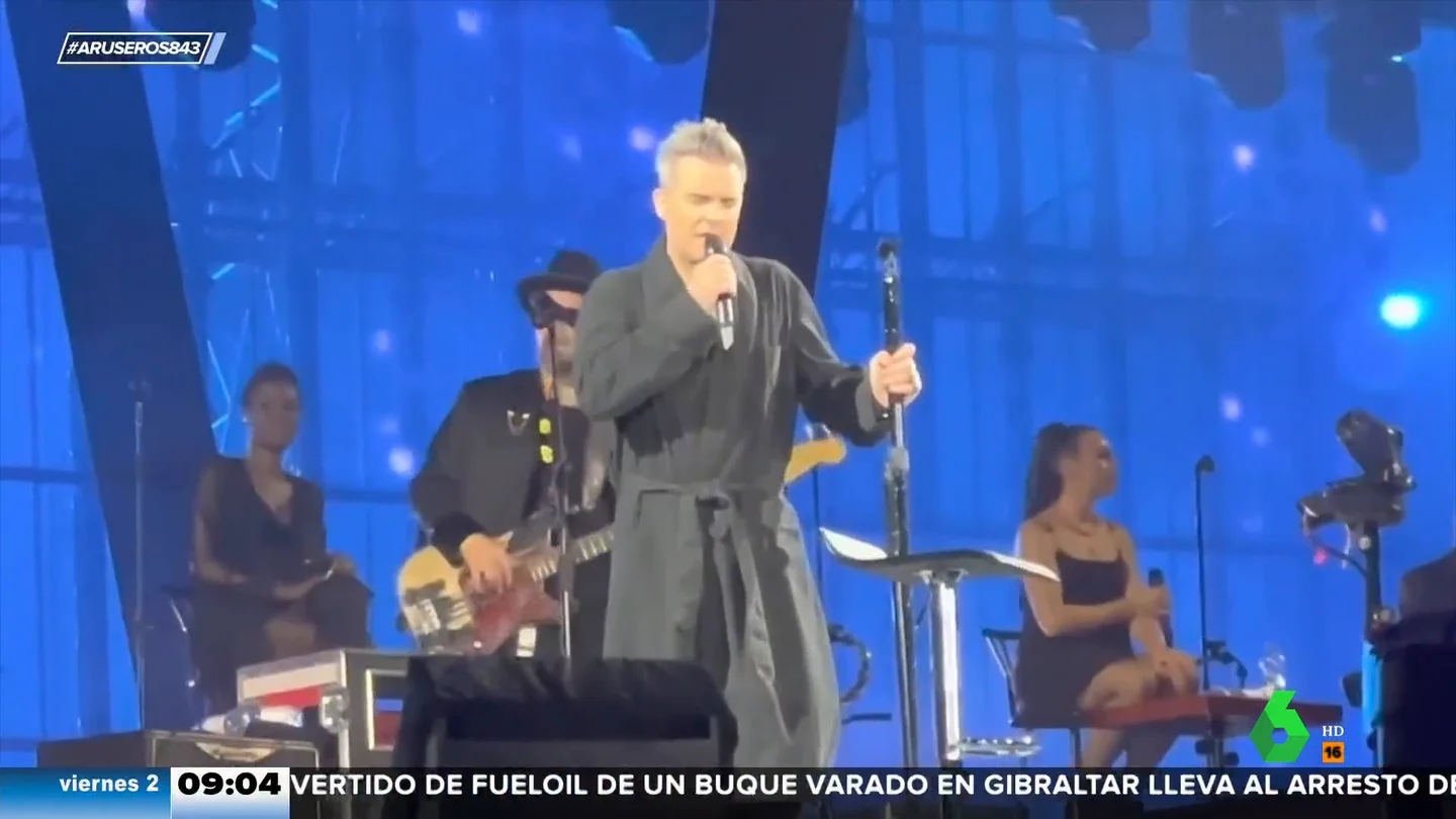Robbie Williams vomita en un concierto Robbie Williams vomita en un concierto
