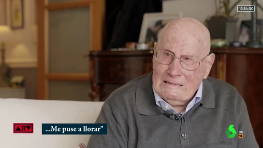 "Me puse a llorar": así recuerda un republicano la primera vez que se miró al espejo tras salir de un campo de concentración franquista "Me puse a llorar": así recuerda un republicano la primera vez que se miró al espejo tras salir de un campo de concentración franquista