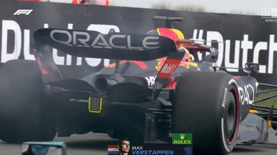 El Red Bull de Max Verstappen, echando humo en los Libres 1 El Red Bull de Max Verstappen, echando humo en los Libres 1