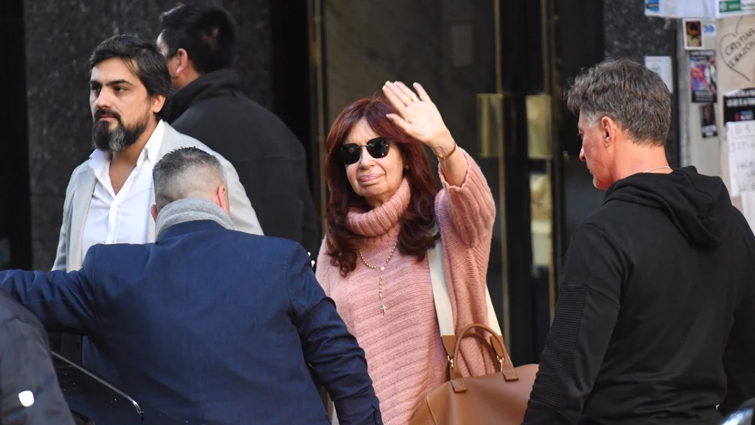 Cristina Fernández de Kirchner reaparece tras su intento de asesinato entre multitudinarias muestras de apoyo