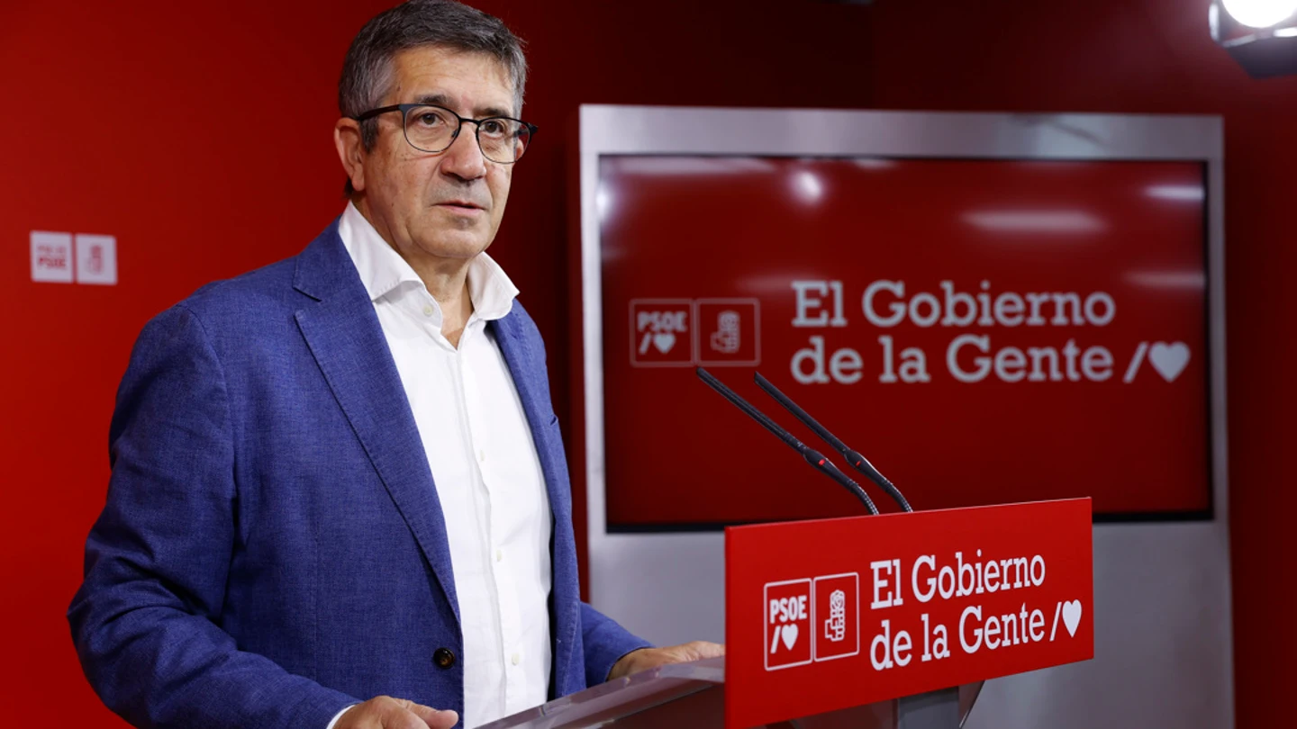 Patxi López defiende la labor del Gobierno: "Está definiendo la política europea, sus propuestas son referencia" Patxi López defiende la labor del Gobierno: "Está definiendo la política europea, sus propuestas son referencia"