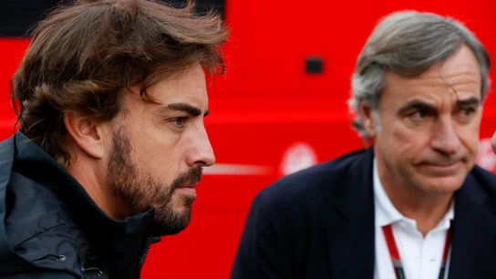Fernando Alonso, junto a Carlos Sainz padre Fernando Alonso, junto a Carlos Sainz padre