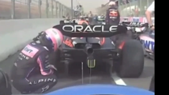 'Agente' Fernando Alonso arranca 'La Misión': revisión total al Red Bull después de examinar el Aston Martin 'Agente' Fernando Alonso arranca 'La Misión': revisión total al Red Bull después de examinar el Aston Martin