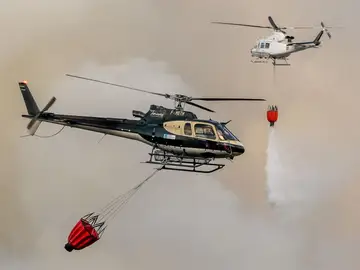 helicópteros luchando contra incendios helicópteros luchando contra incendios