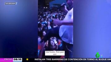 Este es el momento en el que Kiko Rivera le da una patada a un fan en pleno concierto