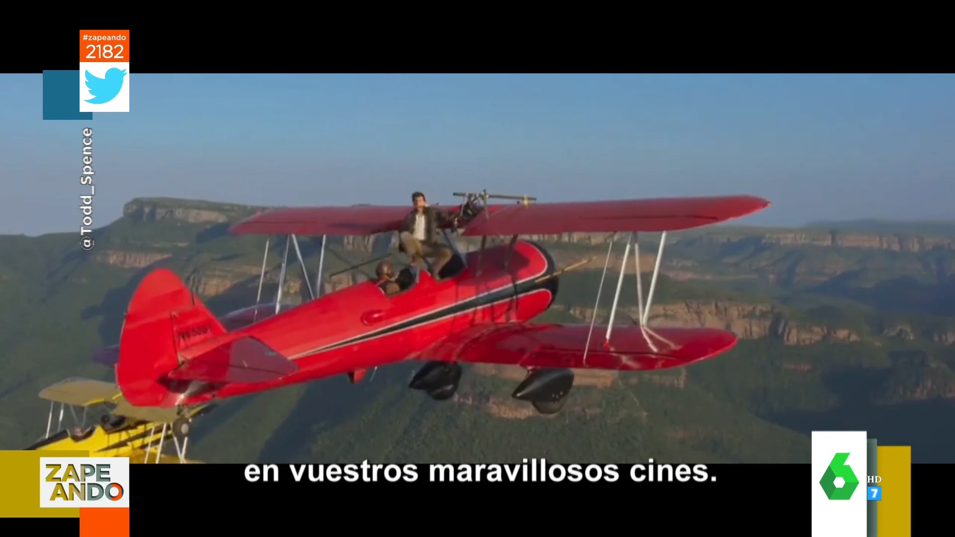 La impactante maniobra de Tom Cruise de pie sobre una avioneta grabando Misión Imposible que ha dado la vuelta al mundo