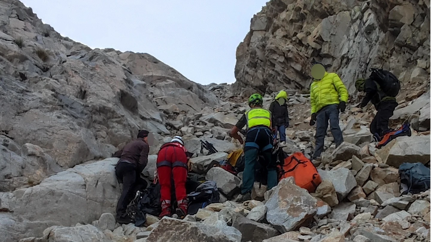 Muere un montañero francés al desprenderse unas piedras en los ibones de la cresta de los Batanes Muere un montañero francés al desprenderse unas piedras en los ibones de la cresta de los Batanes