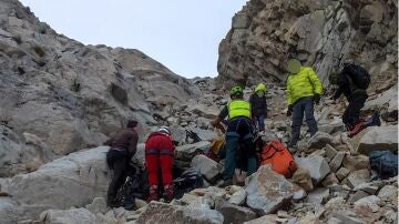 Muere un montañero francés al desprenderse unas piedras en los ibones de la cresta de los Batanes