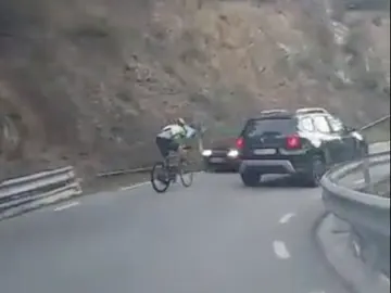Hoy la otra cara de la moneda: el accidente de un ciclista, con denuncia incluida, por adelantar indebidamente Hoy la otra cara de la moneda: el accidente de un ciclista, con denuncia incluida, por adelantar indebidamente