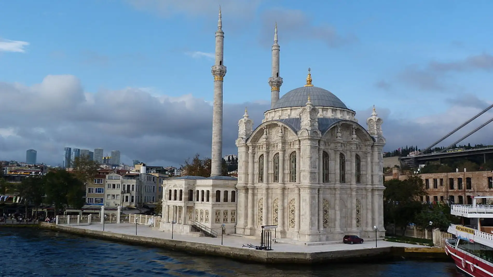 Mezquita de Ortaköy: descubre su historia y dónde puedes encontrarla