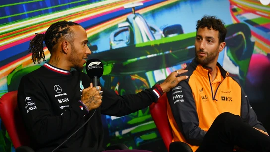 Lewis Hamilton y Daniel Ricciardo Lewis Hamilton y Daniel Ricciardo