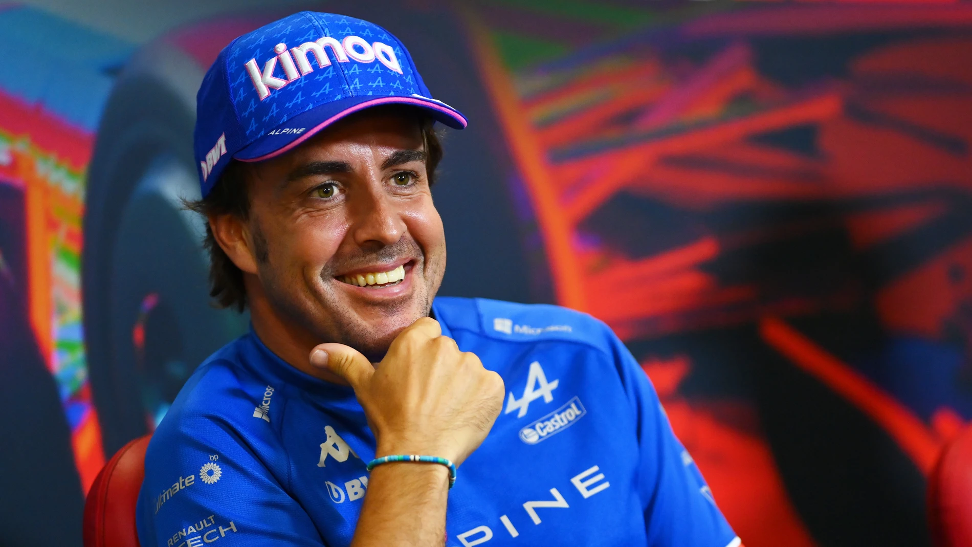 Aston Martin se 'relame' con Fernando Alonso: "Siempre anota más puntos de  los que su coche merece"