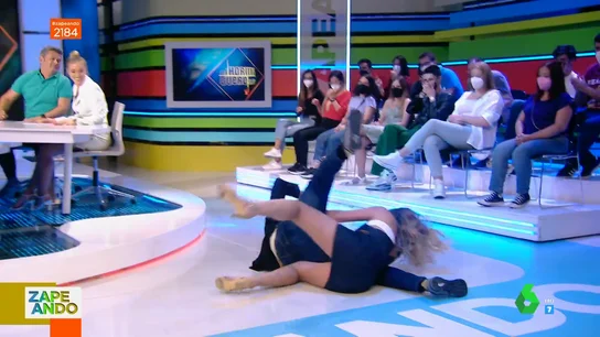 Valeria Ros y Dani Mateo imitan la entrada de Paz Padilla a El Hormiguero Valeria Ros y Dani Mateo imitan la entrada de Paz Padilla a El Hormiguero