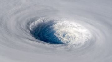 Las autoridades de Japón advierten de un tifón "sin precedentes"