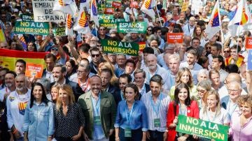 Más de 2.000 personas se manifiestan en Barcelona para exigir la enseñanza en castellano en las aulas