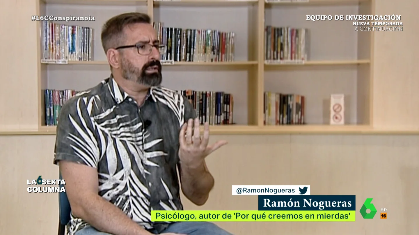 La genial definición de un psicólogo para explicar por qué tendemos a comprar teorías conspiranoicas La genial definición de un psicólogo para explicar por qué tendemos a comprar teorías conspiranoicas