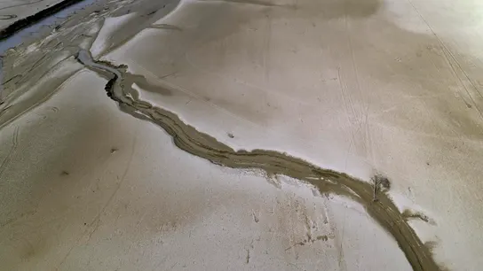 Imagen de archivo tomada con un dron del pantano de Yesa que marca la cota más baja de los últimos años Imagen de archivo tomada con un dron del pantano de Yesa que marca la cota más baja de los últimos años