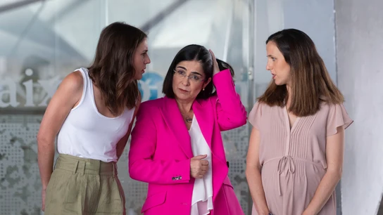 La ministra de Igualdad, Irene Montero; la ministra de Sanidad, Carolina Darias y la ministra de Derechos Sociales y Agenda 2030, Ione Belarra. La ministra de Igualdad, Irene Montero; la ministra de Sanidad, Carolina Darias y la ministra de Derechos Sociales y Agenda 2030, Ione Belarra.