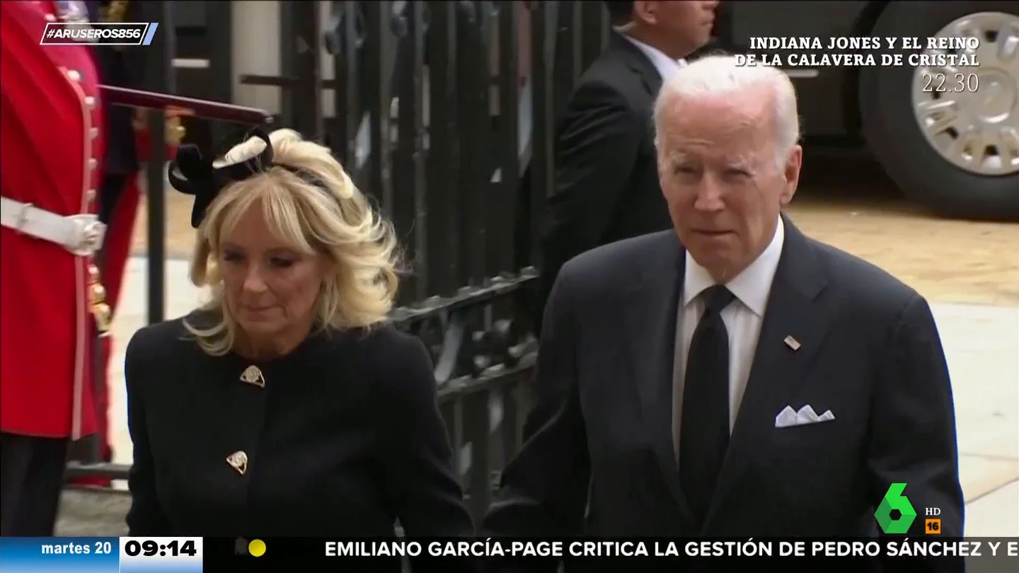 Los Biden la 'lían' en el funeral de Isabel II: llegan tarde e incumplen el 'dress code' Los Biden la 'lían' en el funeral de Isabel II: llegan tarde e incumplen el 'dress code'