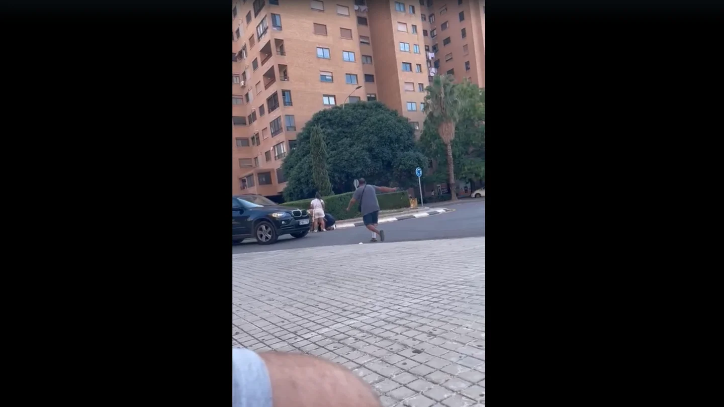 Instantes posteriores al atropello de una mujer en Valencia tras una discusión Instantes posteriores al atropello de una mujer en Valencia tras una discusión