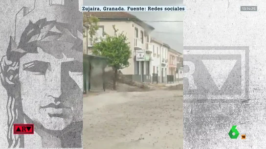 Una tromba de agua deja calles y viviendas inundadas en Granada en solo unos minutos Una tromba de agua de minutos deja calles y viviendas inundadas en Granada