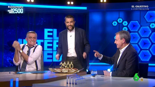 Zapatero canta a Wyoming el 'Cumpleaños feliz' a lo 'Marilyn Monroe' por los 2.500 programas de El Intermedio Zapatero canta a Wyoming el 'Cumpleaños feliz' a lo 'Marilyn Monroe' por los 2.500 programas de El Intermedio