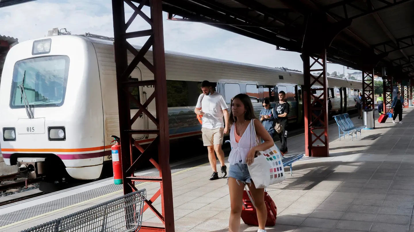 Renfe abre un nuevo curso de maquinistas para 305 personas Renfe abre un nuevo curso de maquinistas para 305 personas