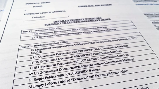 Un dosier con toda la documentación confidencial retirada de la casa de Donald Trump en Mar-a-Lago Un dosier con toda la documentación confidencial retirada de la casa de Donald Trump en Mar-a-Lago