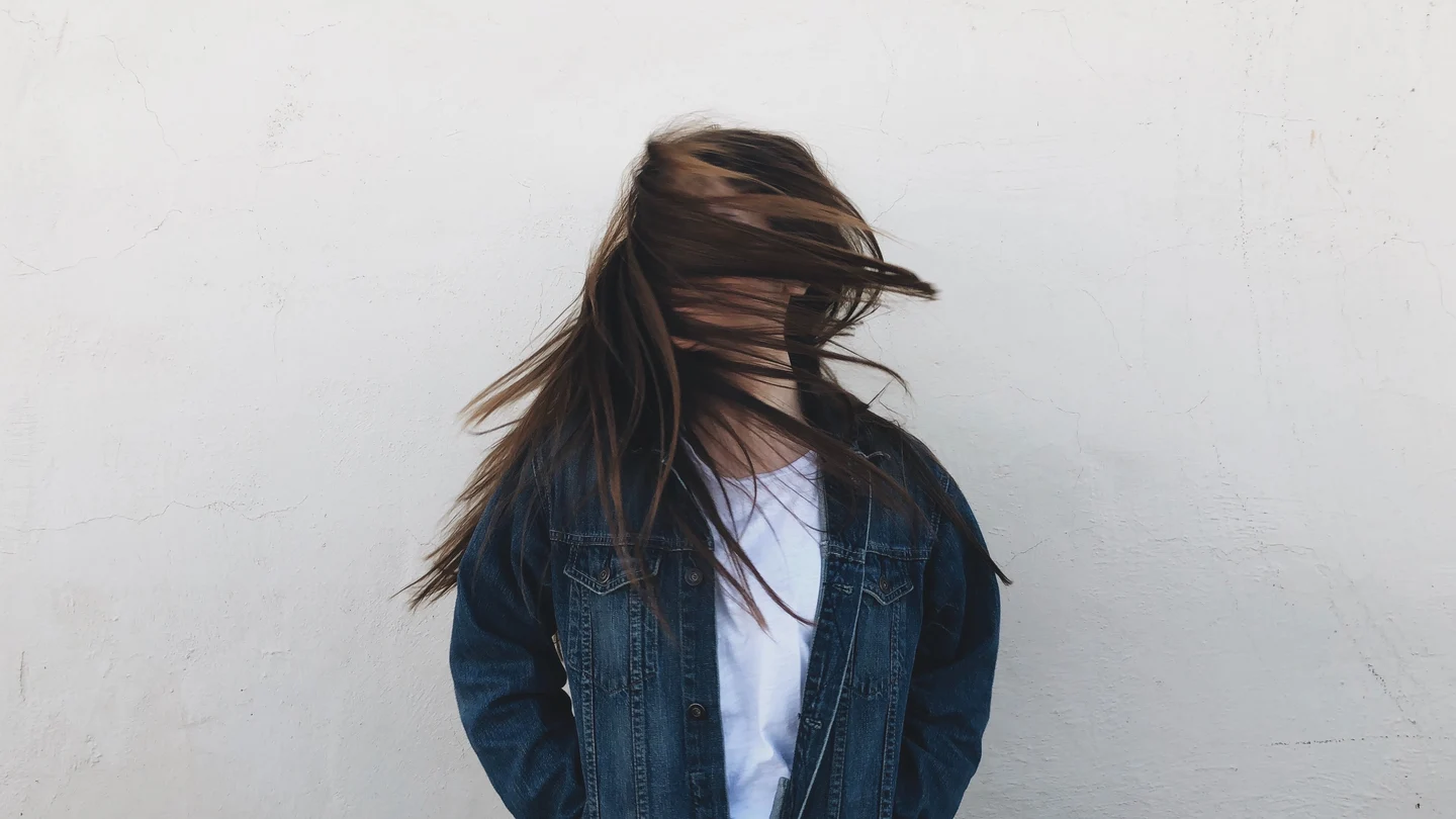 Sí, es normal que se caiga el pelo en otoño: las claves de los dermatólogos para saber cuándo consultar Sí, es normal que se caiga el pelo en otoño: las claves de los dermatólogos para saber cuándo consultar