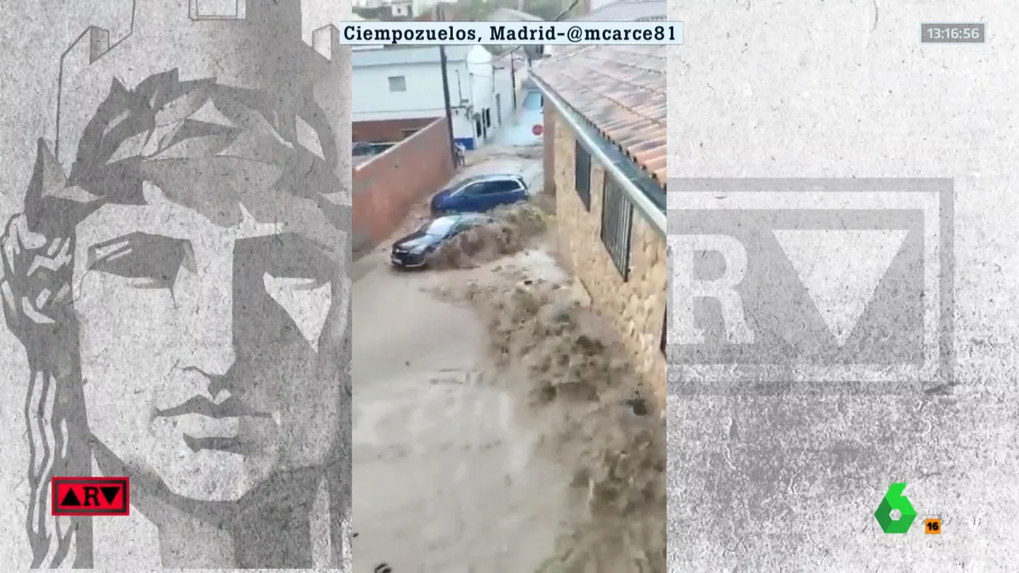 Coches arrastrados por el agua en Ciempozuelos, Madrid Coches arrastrados por el agua en Ciempozuelos, Madrid
