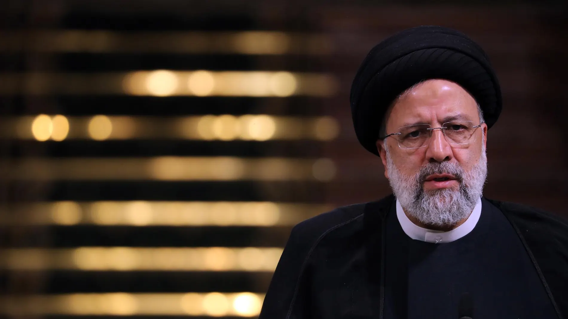 Una periodista de la CNN planta al presidente de Irán tras negarse a ponerse pañuelo en la cabeza