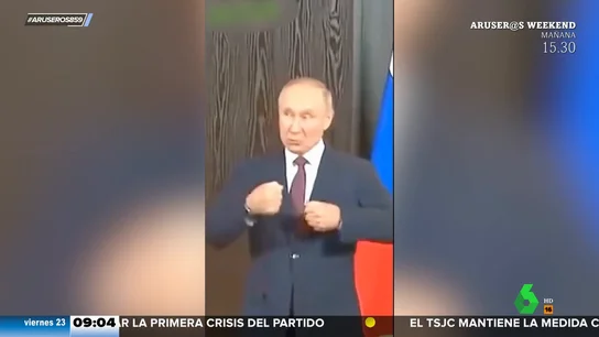 El polémico gesto de Putin burlándose de dos hombres que se saludan con dos besos en la mejilla El polémico gesto de Putin burlándose de dos hombres que se saludan con dos besos en la mejilla