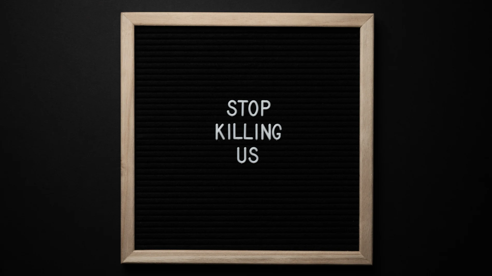 &#39;Stop killing us&#39; (&#39;Dejad de matarnos&#39;)