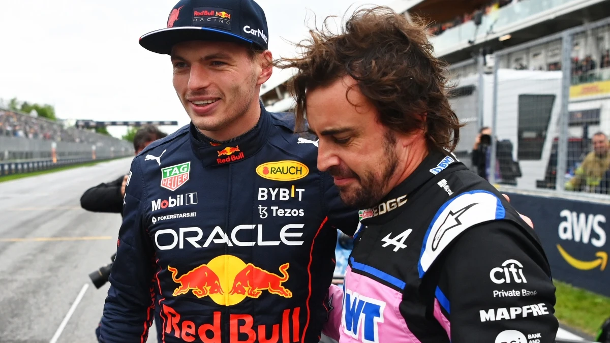 Fernando Alonso, con Verstappen