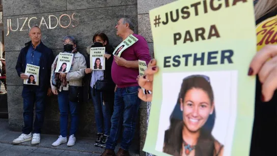 Manifestación por el caso Esther López en Traspinedo. Caso Esther López: la Guardia Civil solicita ayuda a Inditex para tratar de resolver el caso