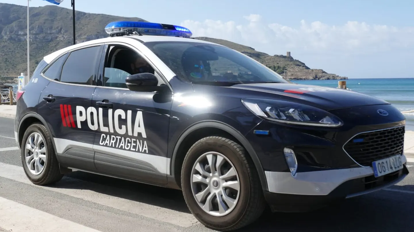 La Policía busca a un hombre por el incendio en la casa de su expareja y su abuela, de 105 años La Policía busca a un hombre por el incendio en la casa de su expareja y su abuela, de 105 años