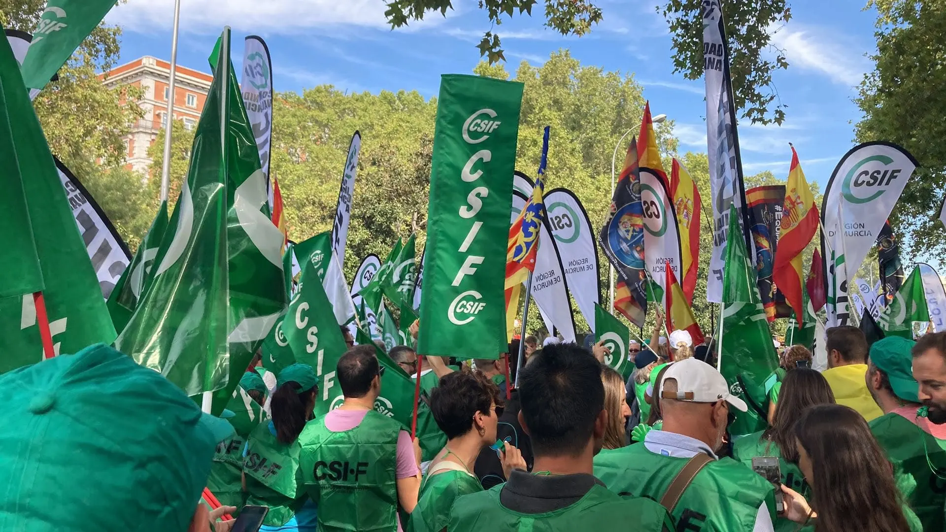 CSIF se manifiesta en Madrid "por una subida salarial justa y contra el empobrecimiento social"