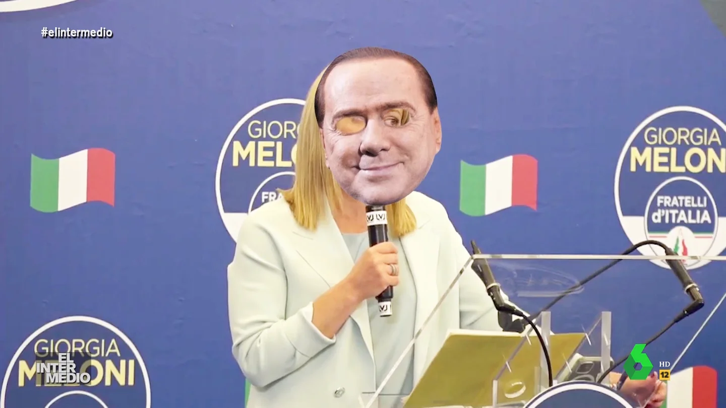 ¿Quién se esconde detrás de esta careta de Silvio Berlusconi? ¿Quién se esconde detrás de esta careta de Silvio Berlusconi?