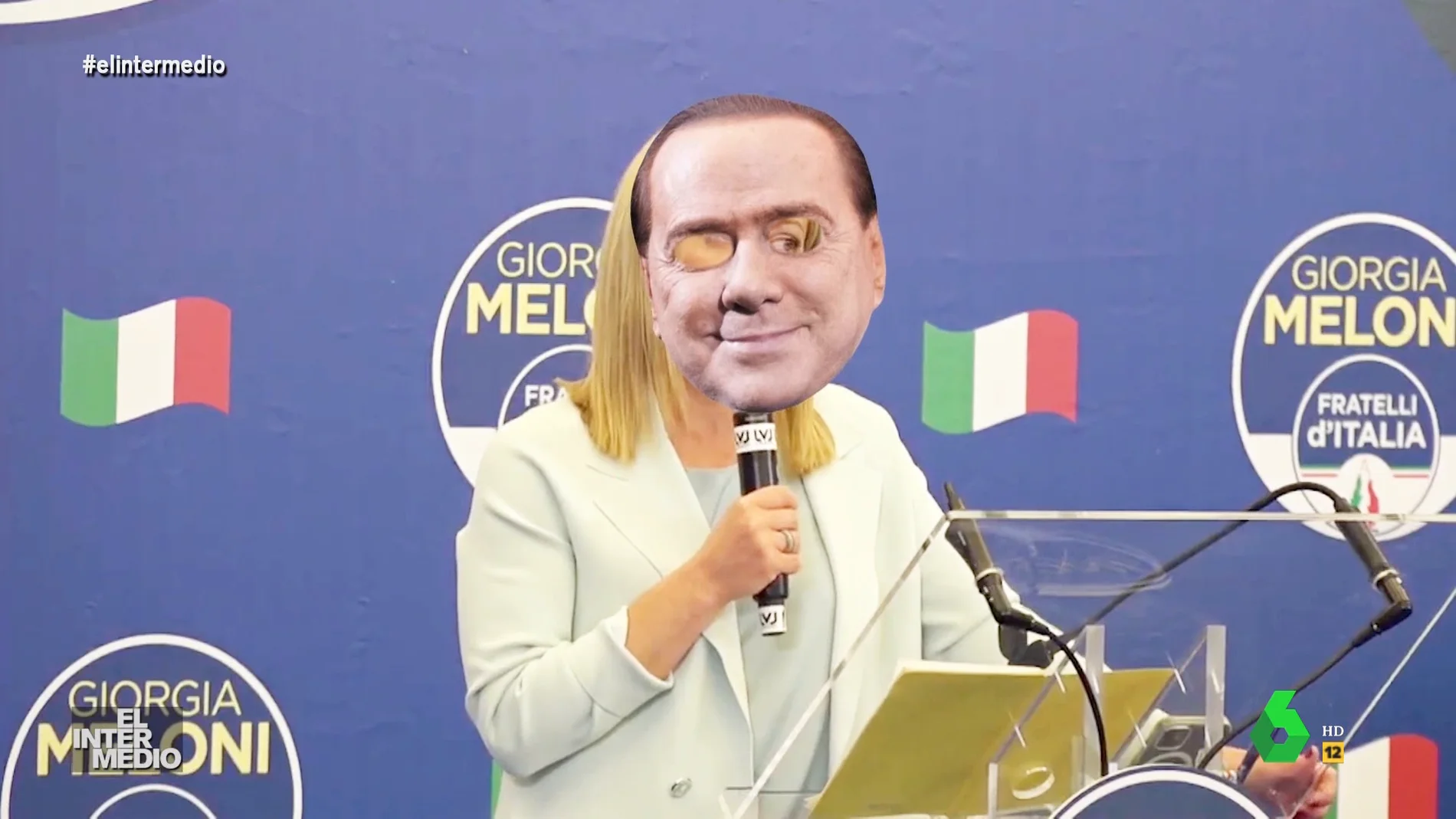 ¿Quién se esconde detrás de esta careta de Silvio Berlusconi?