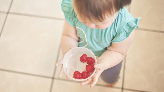 ¿Por qué los niños que comen rápido tienen más riesgo de sobrepeso? Claves para una comida sin prisas ¿Por qué los niños que comen rápido tienen más riesgo de sobrepeso? Claves para una comida sin prisas