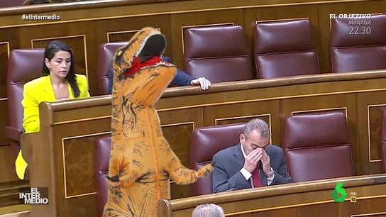 Se cuela un dinosaurio en el Congreso Se cuela un dinosaurio en el Congreso