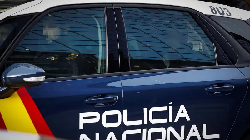 Detenido por disparar con un bolígrafo-pistola en el rostro a su casero en un restaurante de Málaga
