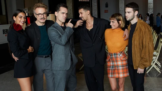 Begoña Vargas, Tristán Ulloa, Joel Sánchez, Michelle Jenner y Julio Peña. Begoña Vargas, Tristán Ulloa, Joel Sánchez, Michelle Jenner y Julio Peña.