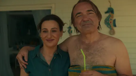 La nueva serie turca de Netflix 'Andropausia' es un drama familiar lleno de humor absurdo. La nueva serie turca de Netflix 'Andropausia' es un drama familiar lleno de humor absurdo.